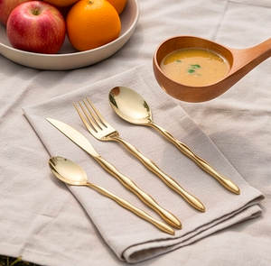 Cuchara de Sopa de Acero Inoxidable Dorado con Acabado Espejo de Alta Calidad, Diseño Elegante, Apta para Lavavajillas, Cubertería para Bodas y Eventos - Product Image 5