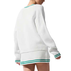 Vente en gros de cardigans d'hiver pour femmes personnalisés, col en V uni, fermeture à boutons, style preppy, sport, haute qualité, surdimensionné, chic, OEM/ODM - Product Image 3