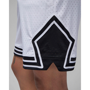 Shorts de basketball blancs en mesh pour hommes, taille élastique avec cordon de serrage, coupe régulière, respirants, antibactériens, séchage rapide, personnalisables pour équipe, été - Product Image 4