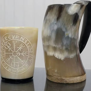 Mug et verre en corne d'animal authentiques, fabriqués à la main par un artisan, écologiques, style médiéval, pour bière, café, miad, thé - Product Image 1