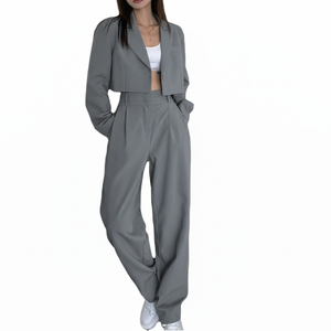 Conjunto de dos piezas para mujer: Sudadera corta con cremallera y pantalones de chándal, color liso, ajuste ceñido, estilo urbano. - Product Image 5