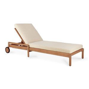 Tumbona de lujo para exteriores hecha de madera de teca maciza y con cojín resistente al sol para hoteles, resorts, villas, clubes de playa y mobiliario. - Product Image 1