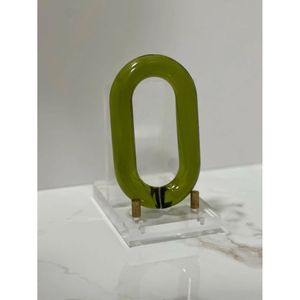 Sculpture géométrique moderne en acrylique à maillons de chaîne, pièce d'art décorative de luxe pour table basse - Product Image 1