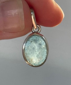 Pendentif en Aigue-marine Brillante, Argent Sterling 925, Cristal Naturel Facetté, Pierre de Naissance, Bijou Cadeau - Product Image 1