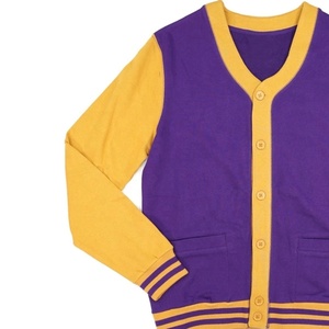 Cárdigan de Punto Personalizado para Hombre en Color Oro Viejo y Parpal con Ribete Morado en las Mangas, Botones Forrados en Lana/Acrílico, Prenda de Invierno - Product Image 3