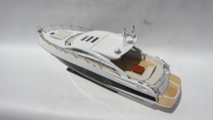 Maquette de Yacht à Moteur en Bois Faite à la Main, Art Moderne Autoportant, Objet de Collection, Forme Personnalisée, Artisanat Sculpté - Product Image 4