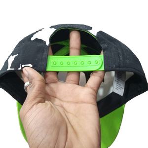 Casquette à 5 panneaux bicolore noire avec logo brodé 3D personnalisé, faible MOQ, 100% coton, large bord, réglable, baseball, sport, fête - Product Image 6