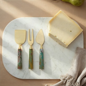 Juego de Cuchillos para Queso de Acero Inoxidable con Mangos de Resina - Duraderos, Aptos para Lavavajillas y Microondas - Product Image 4
