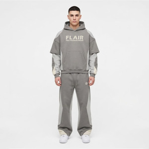 Conjunto Deportivo Gris para Hombre – Sudadera con Capucha de Doble Manga y Pantalones Deportivos Ajustados - Product Image 2