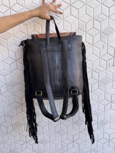 Mochila de piel de vaca con flecos Mochila de estilo occidental elegante Mochilas escolares Unisex Tallado a mano Producto a granel al por mayor - Product Image 4