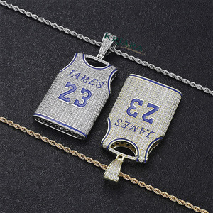 Pendentif Maillot de Basketball James 23 en Argent 925 Plaqué Or 18K avec Strass en Cristal de Laboratoire, Thème Luxe Unisexe pour Usage Quotidien - Product Image 5