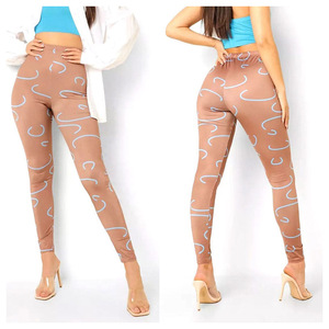 Leggings de cintura alta color bronceado con estampado de líneas azules abstractas, pantalones de yoga con tacto suave y efecto segunda piel, mallas de entrenamiento para mujer, estilo athleisure. - Product Image 6