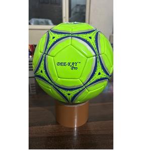Balón de fútbol de PVC premium, tamaño oficial, duradero, impermeable, suave al tacto, cosido a máquina, para entrenamiento y partidos. - Product Image 1