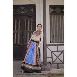 บรรยากาศของนาวาเป็นแบบดั้งเดิมและจิตวิญญาณและมุ่งเน้นไปที่แง่มุมของเทศกาลที่สนุกสนานของเทศกาล - Product Image 1