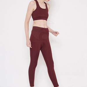 Ensemble de yoga pour femmes, design optimal, tenue de sport extensible, leggings et soutien-gorge de sport pour un style de vie actif - Product Image 5