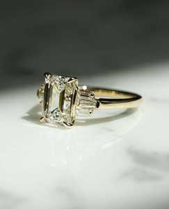 Anillo de Diamantes de Corte Esmeralda de 3.01CT Cultivados en Laboratorio, con Siete Piedras Laterales de Corte Baguette, Oro Sólido de 18K, Regalo Sorpresa para Boda o Fiesta - Product Image 1