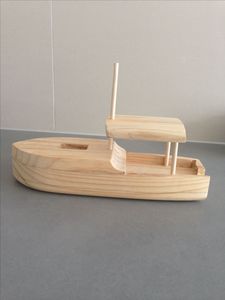 Centro de mesa minimalista con forma de bote de madera, perfecto para decoración costera sencilla y estilo natural. - Product Image 4