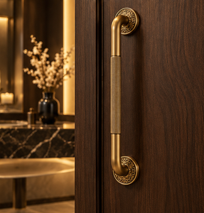 Tirador de Puerta Clásico Ornamentado con Acabado Dorado, Agarre Texturizado, Tirador Largo Decorativo para Muebles - Product Image 2