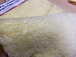 Rodillo de Pintura de Alta Calidad, Tejido de Punto Liso, Resistente a la Contracción, para Tela y Acrílico, 18 mm, Color Amarillo Claro, Hecho en Tailandia - Product Image 3