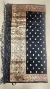 Dupatta y bufanda de seda de morera Banarsi - Product Image 3