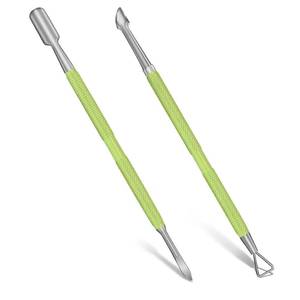 Kit de manucure professionnel en acier inoxydable à double extrémité avec repousse-cuticules et manche vert – Conception réutilisable à double tête - Product Image 1