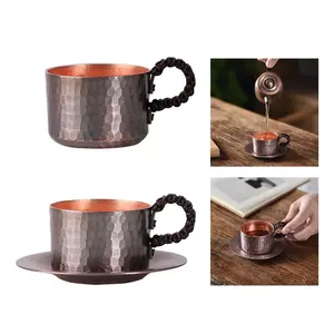 Mug en cuivre de style vintage d'excellente qualité pour accessoires de bar ou décoration intérieure et soirées cocktails, disponible au meilleur prix - Product Image 6