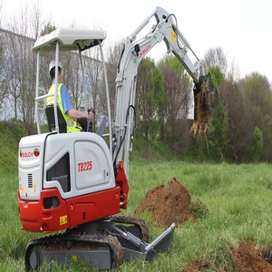 Mini-excavatrice Takeuchi économique avec un design pratique, une utilisation puissante et des composants durables pour la construction - Product Image 1
