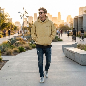 Sudadera con Capucha Amarilla para Hombre, Estilo Desgastado, Oversize, con Detalles Rotos, Estilo Urbano - Product Image 4