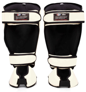 Protège-tibias Fairtex en cuir véritable avec logo personnalisé pour la protection professionnelle – Équipement d'entraînement de Taekwondo en gros - Product Image 4