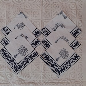 ผ้าเช็ดปากทำมือพิมพ์ลายหรูหราจากผ้าฝ้าย ขนาด 60x60 ซม. 6 ผืน เป็นมิตรกับสิ่งแวดล้อม ใช้ซ้ำได้ ดีไซน์อินเดียสุดฮิตสำหรับงานแต่งงานและงานเลี้ยง - Product Image 4