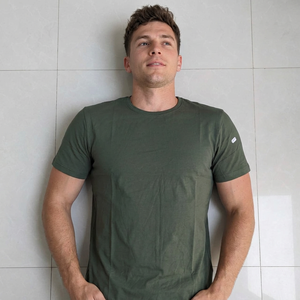 T-shirt en jersey de coton vert olive pour homme, manches courtes, col rond, style décontracté, logo sur la manche gauche, grande taille, hip-hop, respirant, écologique - Product Image 6