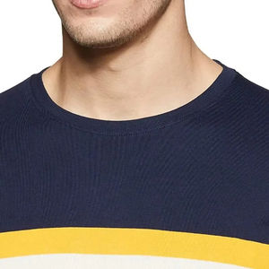 เสื้อยืดผู้ชายแบบเรียบ 100% ผ้าฝ้าย สวมใส่สบาย แขนครึ่งตัว คุณภาพมาตรฐาน พร้อมสกรีนโลโก้ตามแบบที่ต้องการ - Product Image 4