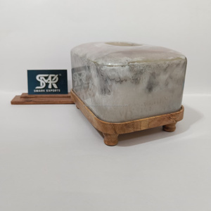 Boîte à mouchoirs en résine de qualité supérieure avec finition marbrée et plateau en bois, porte-serviettes décoratif pour la décoration intérieure moderne - Product Image 6