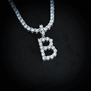 Pendentif lettre A plaqué argent avec cristaux de strass ronds taille brillant sertis à griffes, breloque en alliage, style hip-hop unisexe, cadeau - Product Image 2