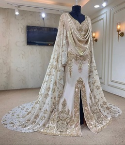 Magnifique Robe de Mariée Traditionnelle Fergani Crème Dorée Brodé, Longueur Ras du Sol, Style Femme, en Crêpe Banane à Séchage Rapide - Product Image 1