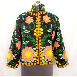 Veste matelassée artisanale en tissu Cotrise brodée de fleurs, avec détails boutonnés, doublure rayée en coton, respirante, écologique, épaisse pour l'hiver - Product Image 1