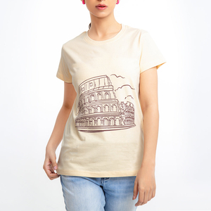 เสื้อยืดสีครีมสำหรับผู้หญิง พิมพ์ลายโคลอสเซียม ทรงปกติ คอกลม แขนสั้น สไตล์ลำลอง ผ้าเจอร์ซีย์ผ้าฝ้าย 100% - Product Image 1
