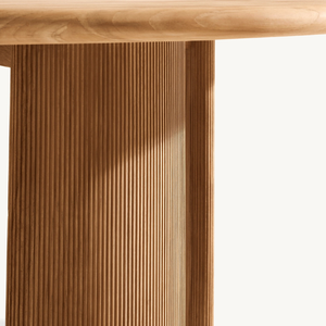 Mesa redonda de madera de teca con un estilo minimalista moderno, adecuada para el comedor en casa o en un restaurante. - Product Image 4