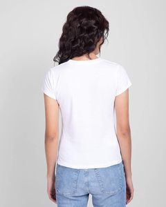Camiseta Clásica Blanca de Cuello Redondo, Suave para Uso Diario, Prenda Básica Confeccionada con una Mezcla de Telas Equilibrada para Comodidad Durante Todo el Día - Product Image 1