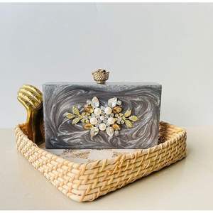 Bolso de Mano de Resina de Lujo Hecho a Mano para Mujer, para Centros de Mesa de Boda y Decoración de Mesas - Product Image 3