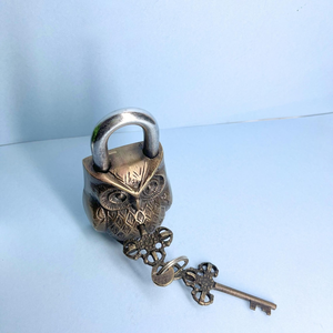 Candado de Latón con Diseño de Búho Antiguo, Candado con Motivo de Pájaro Vintage, Candado de Seguridad de Metal Grabado Ornamentado con Llave Tradicional - Product Image 3