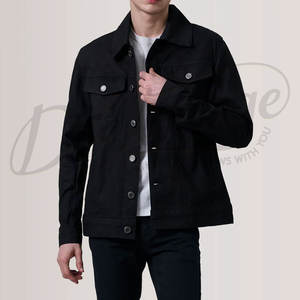 Veste en jean noire pour homme, style trucker, classique, boutonnée, en coton, avec deux poches poitrine et col chemise, coupe ajustée - Product Image 1