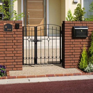 Puerta Doble Abatible de Hierro Forjado Tradicional con Patrones de Enredaderas, Recubrimiento en Polvo, Control Manual, Diseño Duradero, KHP Vietnam - Product Image 4