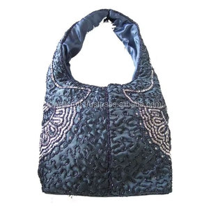 Sac Hobo Indien Vintage Brodé Couleur Unie pour Femme, Sac à Bandoulière de Luxe Perlé Fait Main par un Designer - Product Image 4