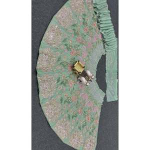 Lehenga Choli Rosa de Diseñador Bewafa para Fiestas, Talla M, con Bordado de Lentejuelas - Product Image 2