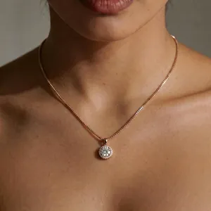 Collier pendentif halo tendance en diamant CVD de laboratoire taille ronde 1-2 carats plaqué or couleur D-E clarté VVS-VS certifié IGI - Product Image 2