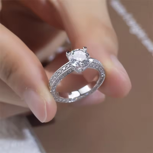 High Quality Wholesale Engagement Wedding Jewelry 1.3ct D VVS1 Round Lab Grown Diamond <b>Ring</b> - Product Image 5