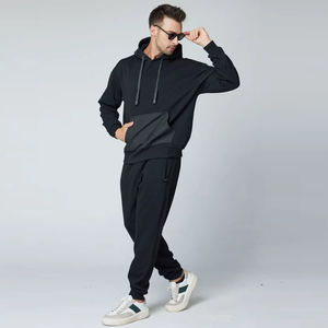 Conjunto deportivo de dos piezas para hombre, de forro polar negro, con sudadera con capucha extragrande y pantalones deportivos, ropa deportiva informal y sencilla. - Product Image 1