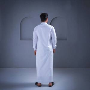 Vente en gros de Thobes pour homme, Robe islamique arabe de qualité supérieure couleur crème, Thobes élégants à manches longues, Jubba traditionnelle musulmane, tenue de prière modeste - Product Image 4