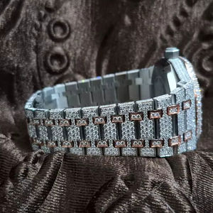 Diseño de gama alta de lujo oro VVS Moissanite reloj resistente al agua para hombre diamante helado zafiro cristal cuarzo reloj Hip Hop correa de cuero - Product Image 1